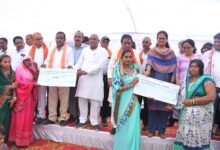 ग्राम भालापुर के समाधान शिविर में शामिल हुए  मुंगेली विधायक मोहले