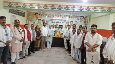 जिला कांग्रेस कमेटी मुंगेली द्वारा याद किये गए पूर्व प्रधानमंत्री राजीव गाँधी