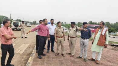 कलेक्टर और पुलिस अधीक्षक ने सरगांव राष्ट्रीय राजमार्ग का किया निरीक्षण