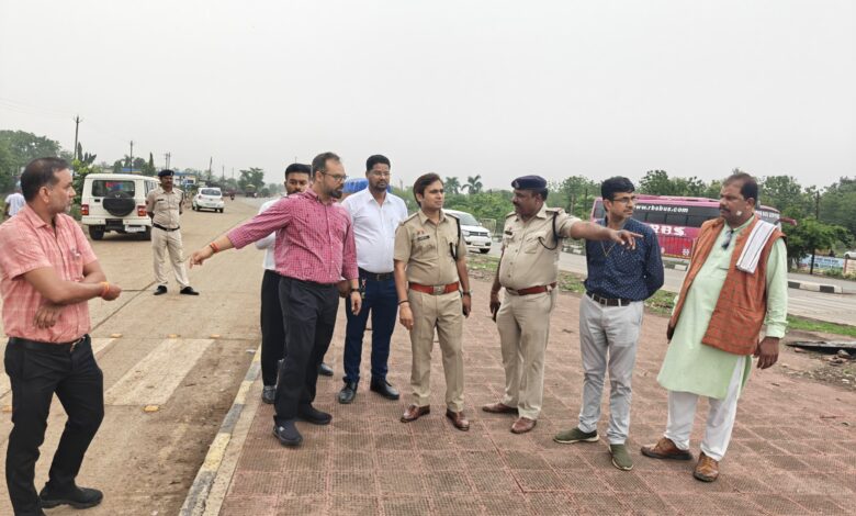 कलेक्टर और पुलिस अधीक्षक ने सरगांव राष्ट्रीय राजमार्ग का किया निरीक्षण कलेक्टर और पुलिस अधीक्षक ने सरगांव राष्ट्रीय राजमार्ग का किया निरीक्षण