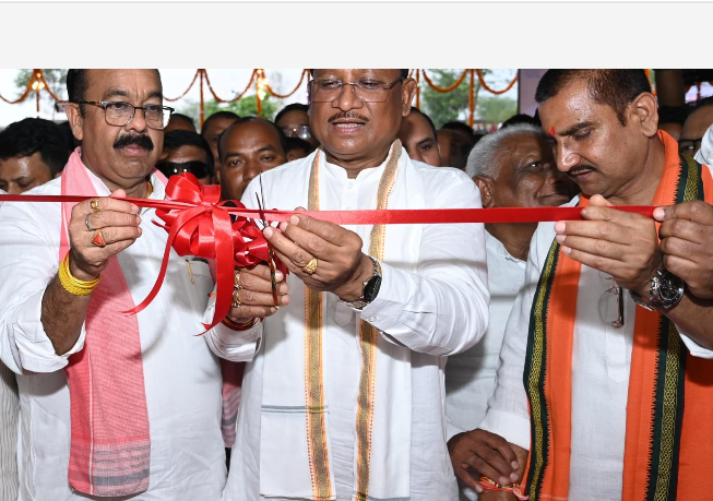 सीएम साय ने नवनिर्मित जिला परिवहन कार्यालय का लोकार्पण किया सीएम साय ने नवनिर्मित जिला परिवहन कार्यालय का लोकार्पण किया