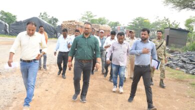 धान का उठाव शीघ्र सुनिश्चित करें, शासन को नुकसान न हो – कलेक्टर