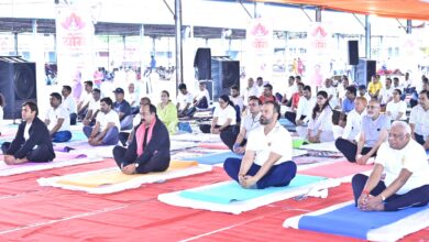 उपमुख्यमंत्री, विधायक, कलेक्टर-एसपी एवं बड़ी संख्या में लोगों ने सामूहिक रूप से किया योगाभ्यास