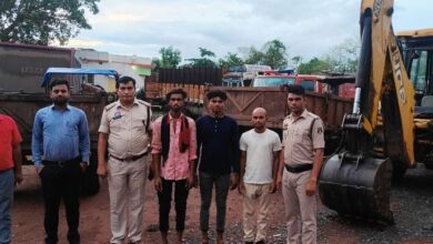 अवैध खनन पर प्रशासन की सख्ती: चन्दरगढ़ी और टेंगनागढ़ में जेसीबी व ट्रैक्टर जब्त