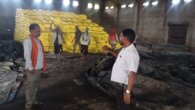 बीज एवं उर्वरक विक्रय में अनियमितता पर 06 कृषि केन्द्रों को नोटिस जारी