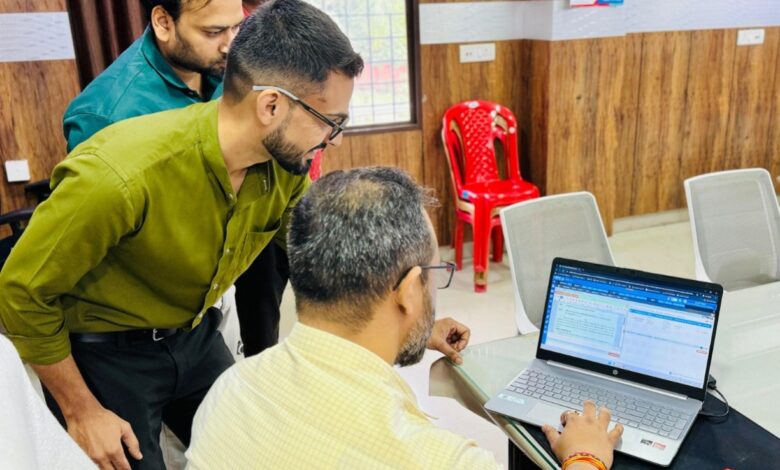 कलेक्टर ने ई-ऑफिस के जरिए भेजी फाइल, जिले में हुई प्रणाली की विधिवत शुरुआत कलेक्टर ने ई-ऑफिस के जरिए भेजी फाइल, जिले में हुई प्रणाली की विधिवत शुरुआत