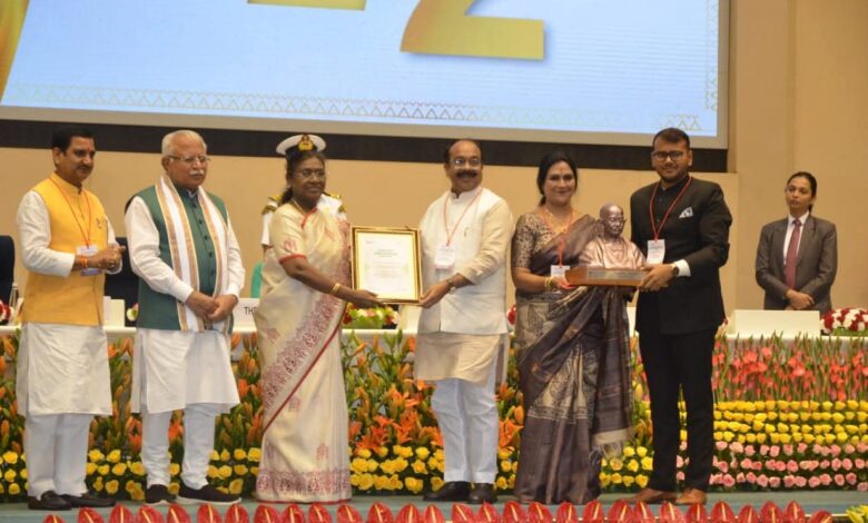 राष्ट्रपति श्रीमती द्रौपदी मुर्मु द्वारा स्वच्छ सर्वेक्षण 2024-25 के पुरस्कार प्रदान; शहरी स्वच्छता में छत्तीसगढ़ की उल्लेखनीय सफलता