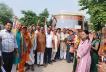 श्री रामलला दर्शन योजना: 64 तीर्थयात्रियों के दल को हरी झंडी दिखाकर अयोध्या के लिए किया गया रवाना