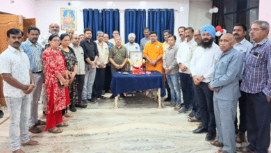 पद्मश्री डॉ सुरेंद्र दुबे को आगर साहित्य समिति मुंगेली व राष्ट्रीय कवि संगम मुंगेली की ओर से भावभीनी श्रद्धांजलि