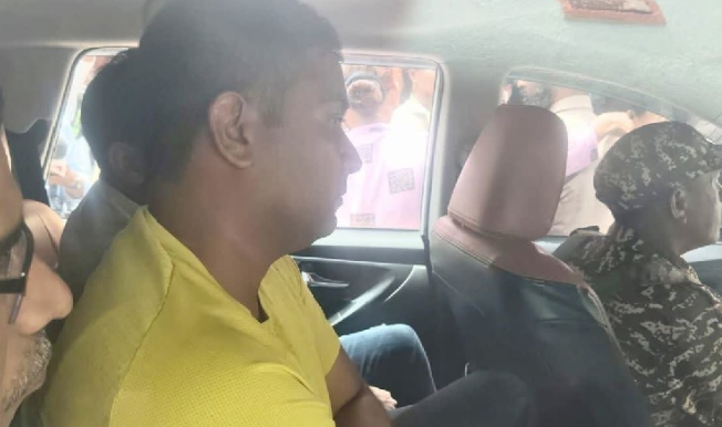 कोर्ट ने 5 दिन की ED रिमांड पर भेजा चैतन्य बघेल को कोर्ट ने 5 दिन की ED रिमांड पर भेजा चैतन्य बघेल को