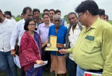 कृषि उत्पादन आयुक्त सहला निगार ने जिले में फसल प्रदर्शन का किया अवलोकन