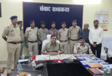 ऑपरेशन बाज : पृथ्वी ग्रीन कॉलोनी में लाखों की चोरी का पर्दाफाश मुंगेली पुलिस की बड़ी कार्यवाही